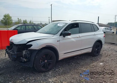 2019 Volkswagen Tiguan 2.0T Se/2.0T Sel/2.0T Sel R-Line/2.0T Sel R-Line Black z USA, uszkodzony, nr VIN 3VV2B7AX2KM163385